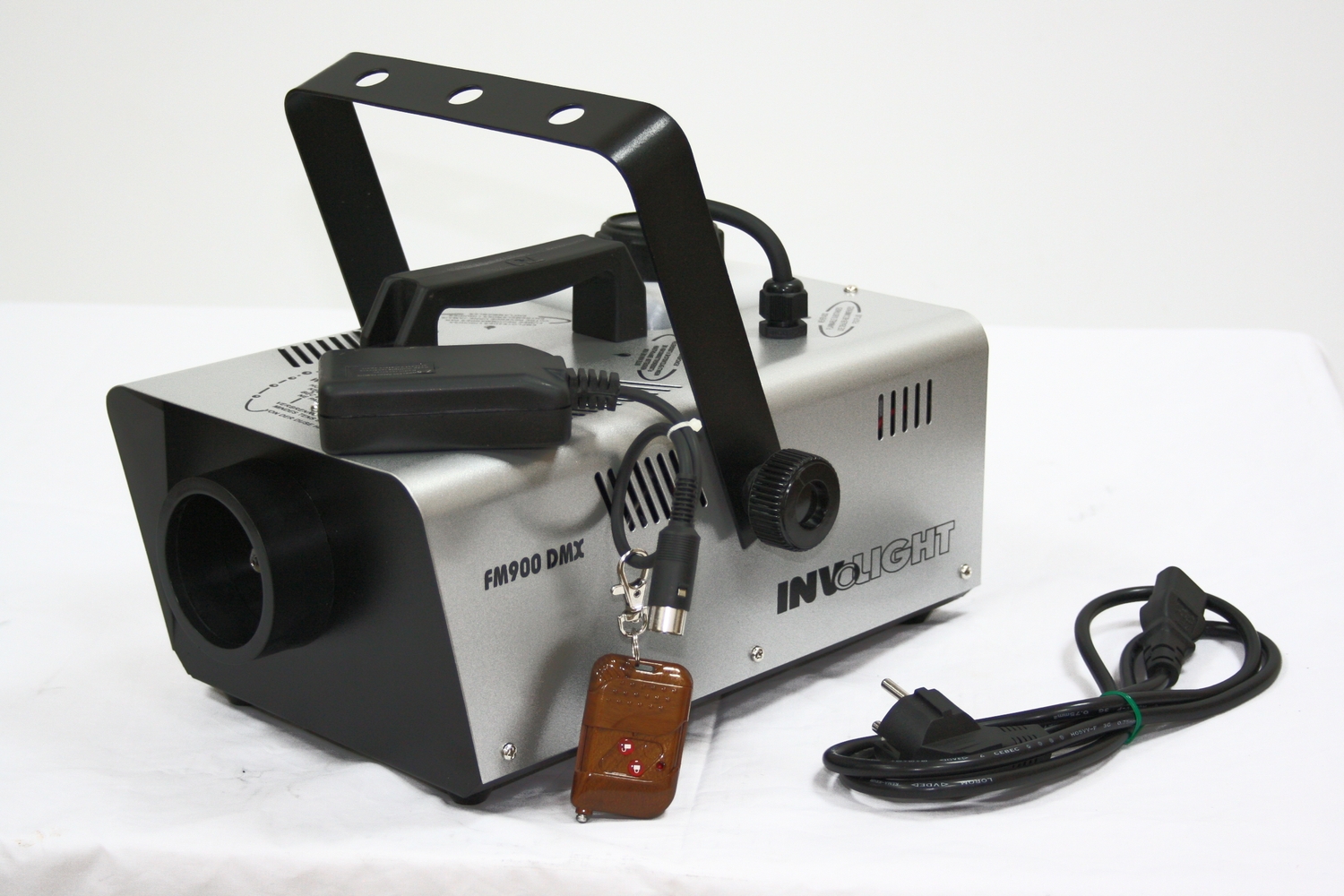 Involight FM900DMX - генератор дыма 900 Вт, провод в магазине для музыкантов Рок-н-Ролл