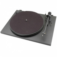 PRO-JECT ESSENTIAL II BLACK OM5e - Виниловый проигрыватель в магазине для музыкантов Рок-н-Ролл