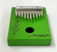Мозеръ KMKr-1-GR-NEW Piastra - Калимба, резонаторная, 10 язычков, прямоугольная, зеленая в магазине для музыкантов Рок-н-Ролл